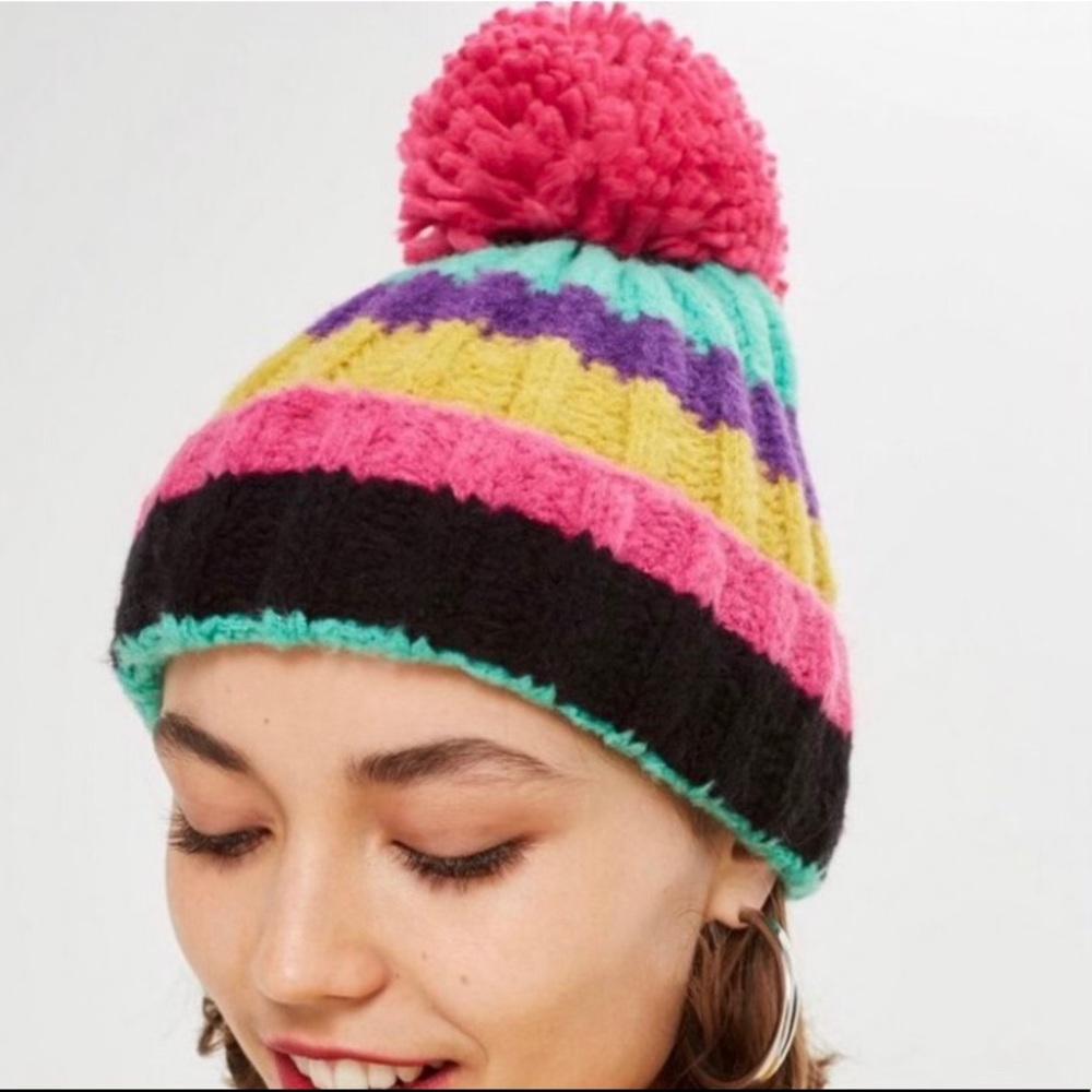 🌻 Topshop Striped Pompom Beanie